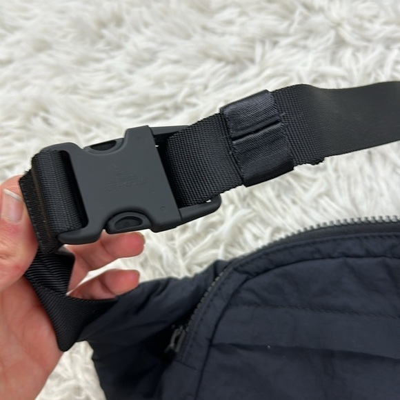 Lululemon Athletica Belt Bag - Picture 10 of 10